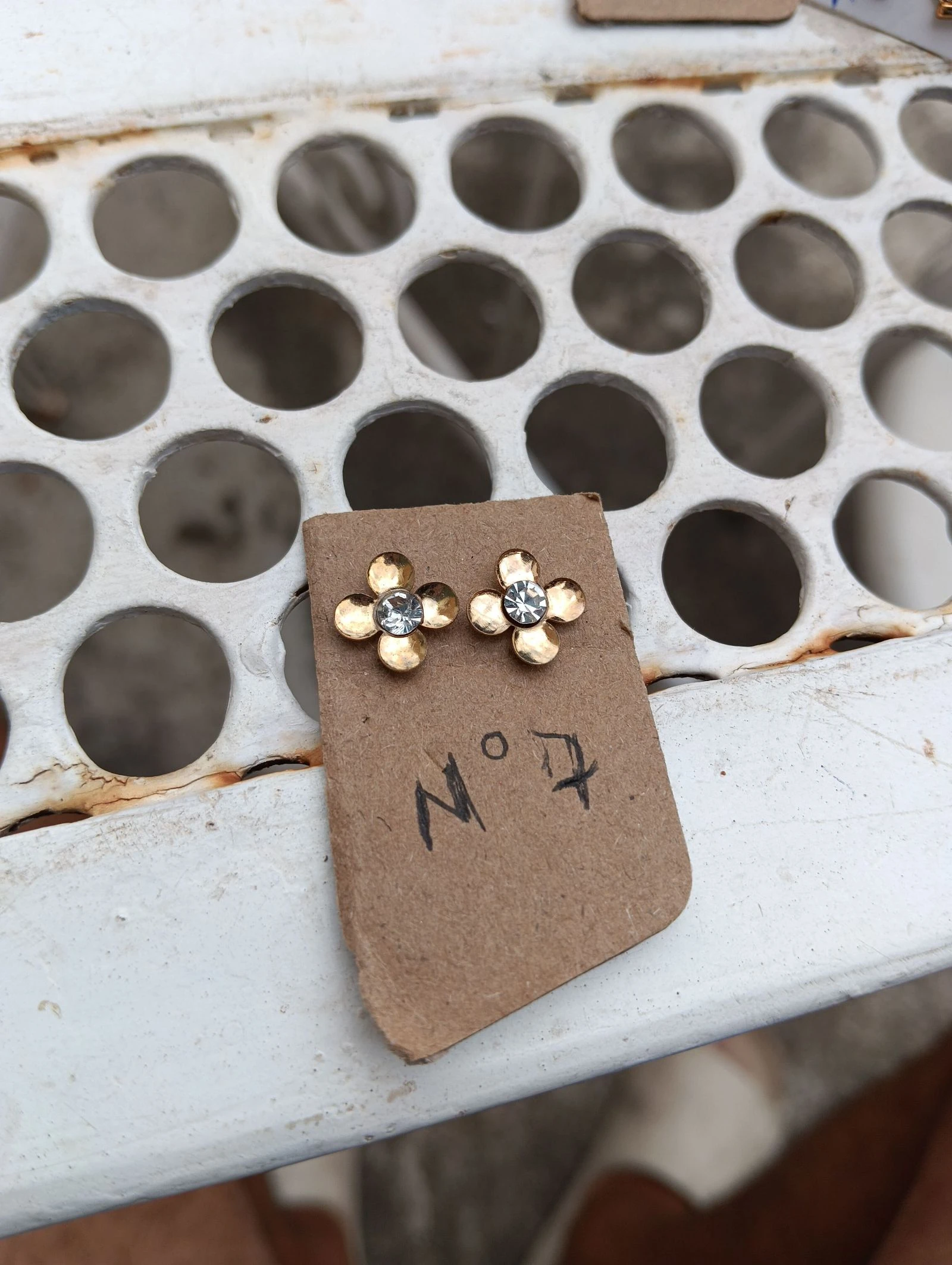 Paire de boucles d oreille n 7 neuve 